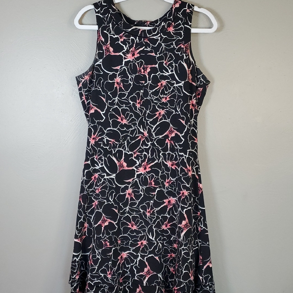White House Blk Market Sleeveless, Ruffled Hem Dress. Size 8